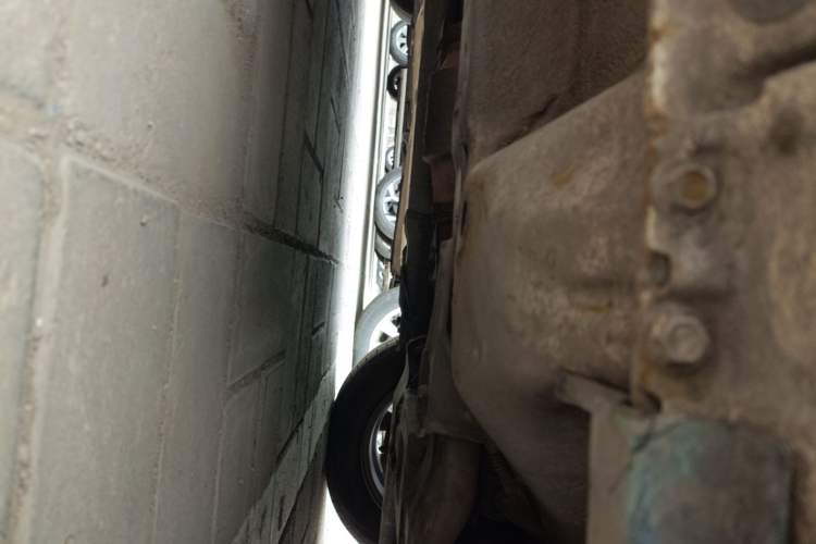 Used Hyundai Celesta 2010 1.6L AT GLS Chassis Front Right