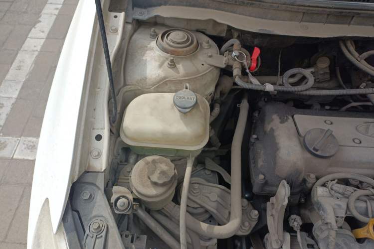 Used Hyundai Celesta 2010 1.6L AT GLS Engine Bay Right