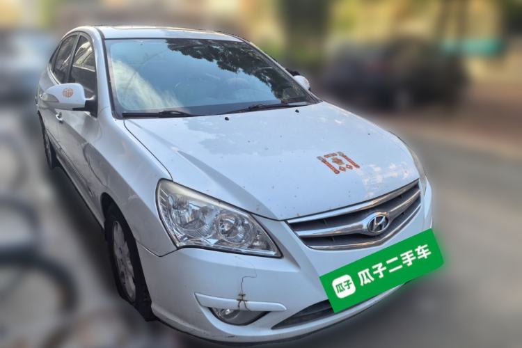 Used Hyundai Celesta 2010 1.6L AT GLS Front Right 45 Deg