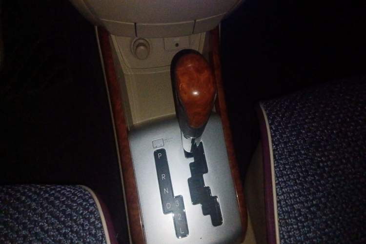 Used Hyundai Celesta 2010 1.6L AT GLS Gear Lever