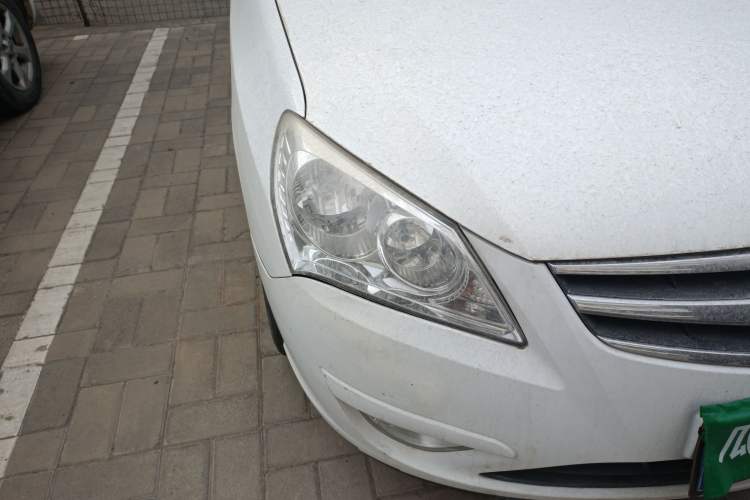 Used Hyundai Celesta 2010 1.6L AT GLS Right Front Headlight