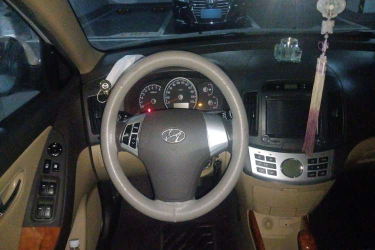 Used Hyundai Celesta 2010 1.6L AT GLS Steering Wheel