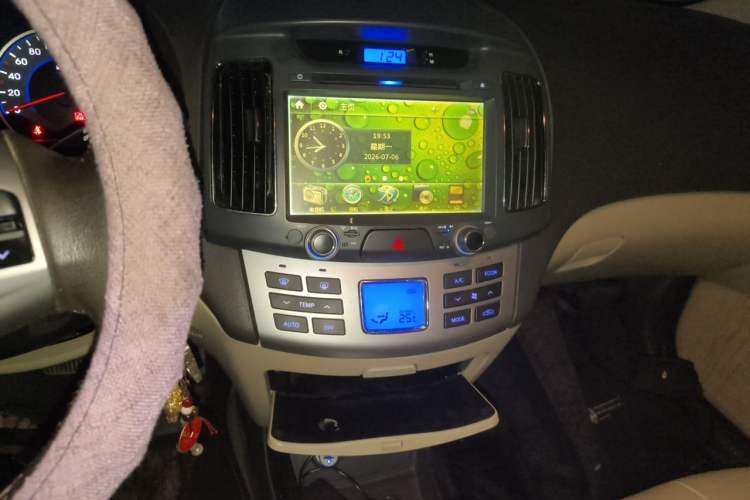 Used Hyundai Celesta 2011 1.6L Automatic Comfort Edition Audio And AC Panel