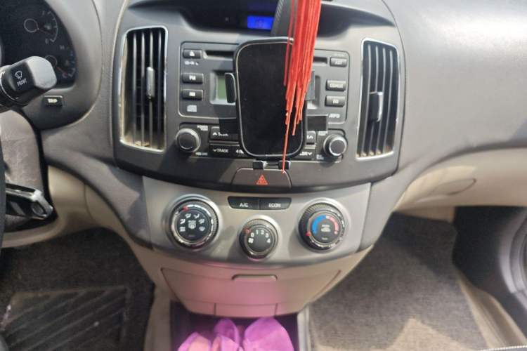 Used Hyundai Celesta 2011 1.6L Manual Comfort Edition Audio And AC Panel