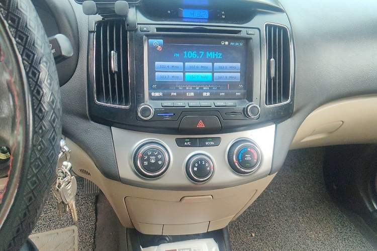Used Hyundai Celesta 2011 1.6L Manual Comfort Edition Audio And AC Panel