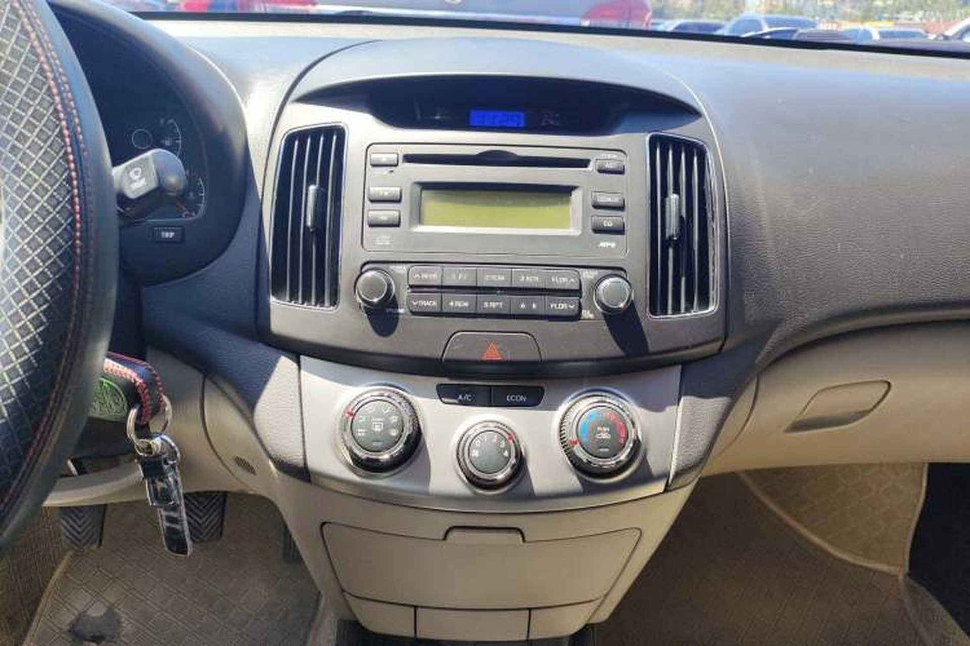 Used Hyundai Celesta 2011 1.6L Manual Comfort Edition Audio And AC Panel