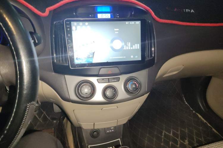 Used Hyundai Celesta 2011 1.6L Manual Luxury Model Audio And AC Panel