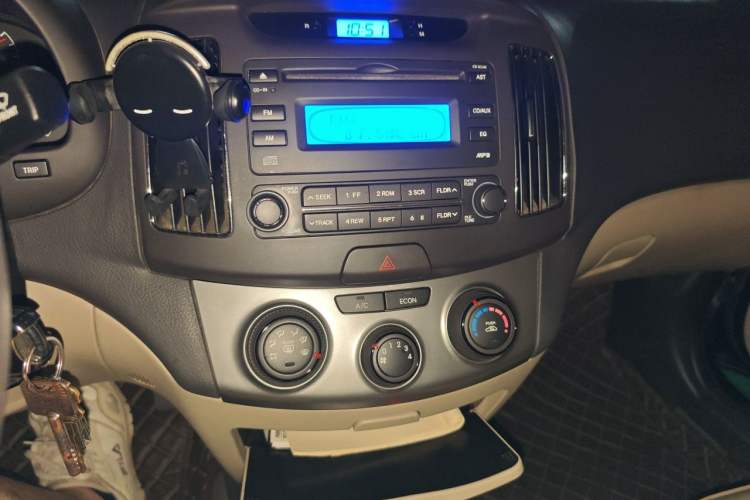 Used Hyundai Celesta 2011 1.6L Automatic Comfort Edition Audio And AC Panel