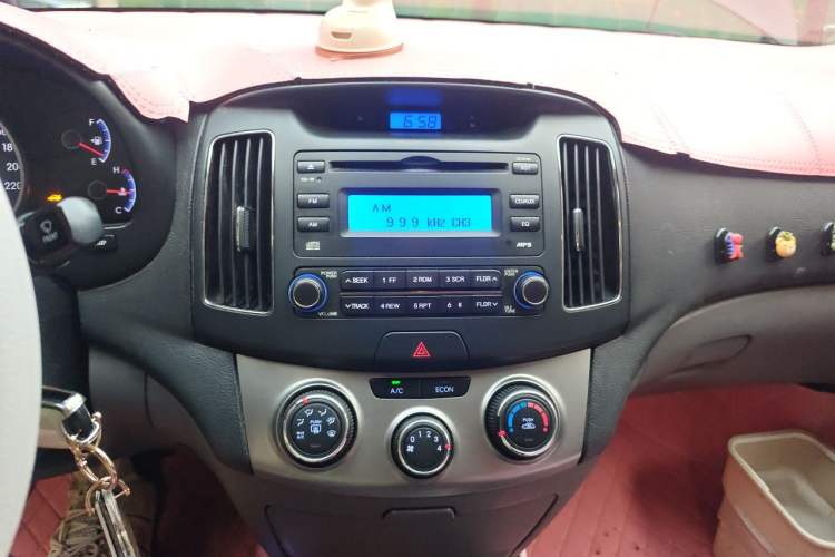 Used Hyundai Celesta 2011 1.6L Automatic Comfort Edition Audio And AC Panel