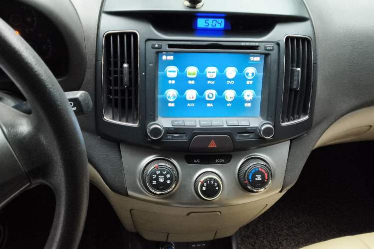 Used Hyundai Celesta 2011 1.6L Manual Luxury Model Audio And AC Panel