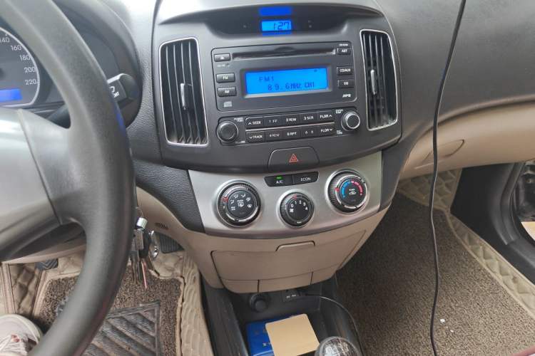 Used Hyundai Celesta 2011 1.6L Manual Comfort Edition Audio And AC Panel