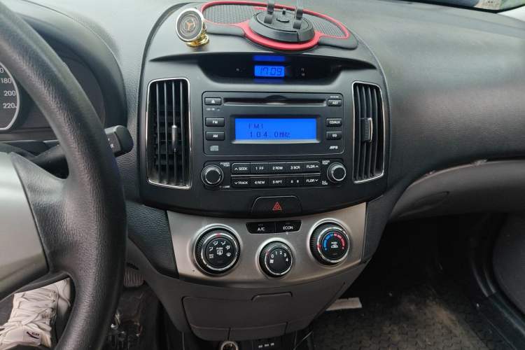 Used Hyundai Celesta 2011 1.6L Automatic Comfort Edition Audio And AC Panel
