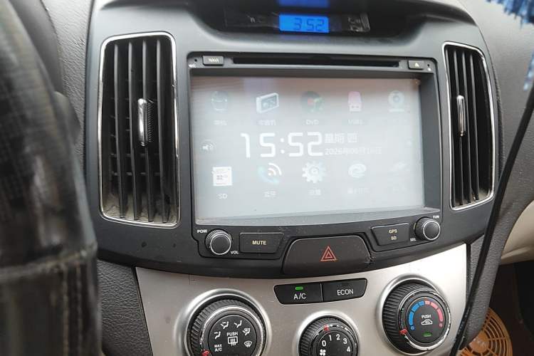 Used Hyundai Celesta 2011 1.6L Manual Comfort Edition Audio And AC Panel