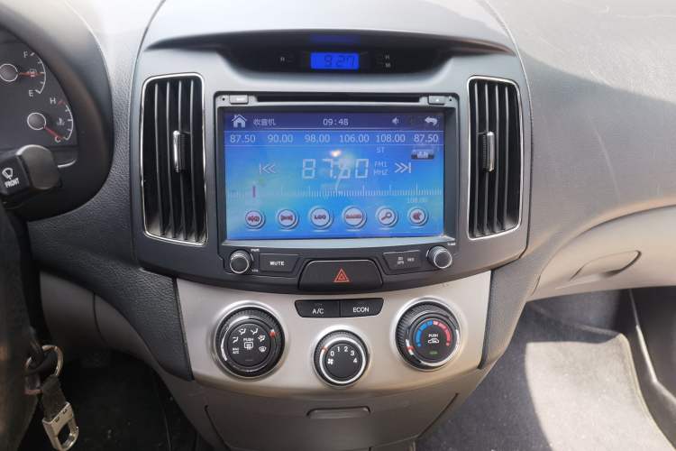 Used Hyundai Celesta 2011 1.6L Manual Comfort Edition Audio And AC Panel