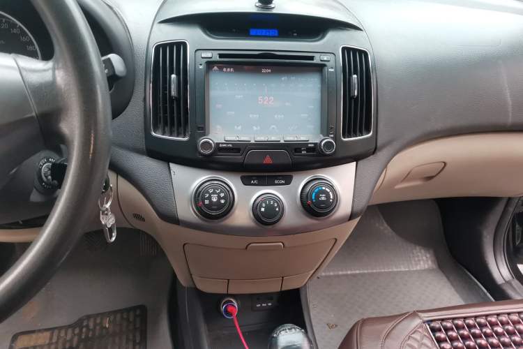 Used Hyundai Celesta 2011 1.6L Manual Luxury Model Audio And AC Panel
