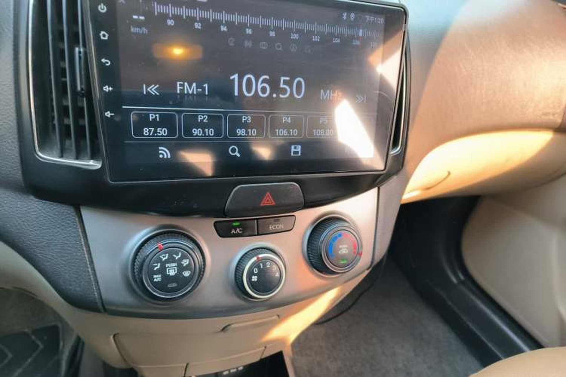 Used Hyundai Celesta 2011 1.6L Manual Comfort Edition Audio And AC Panel