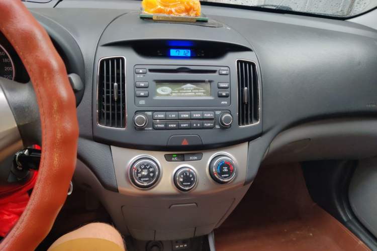 Used Hyundai Celesta 2011 1.6L Manual Comfort Edition Audio And AC Panel