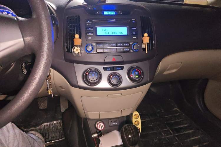 Used Hyundai Celesta 2011 1.6L Manual Comfort Edition Audio And AC Panel