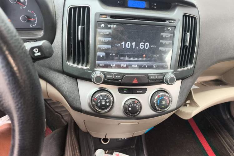 Used Hyundai Celesta 2011 1.6L Manual Comfort Edition Audio And AC Panel