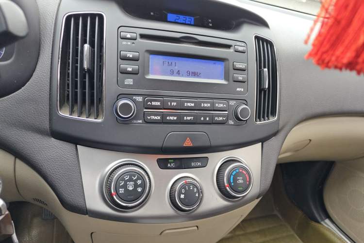 Used Hyundai Celesta 2011 1.6L Automatic Comfort Edition Audio And AC Panel