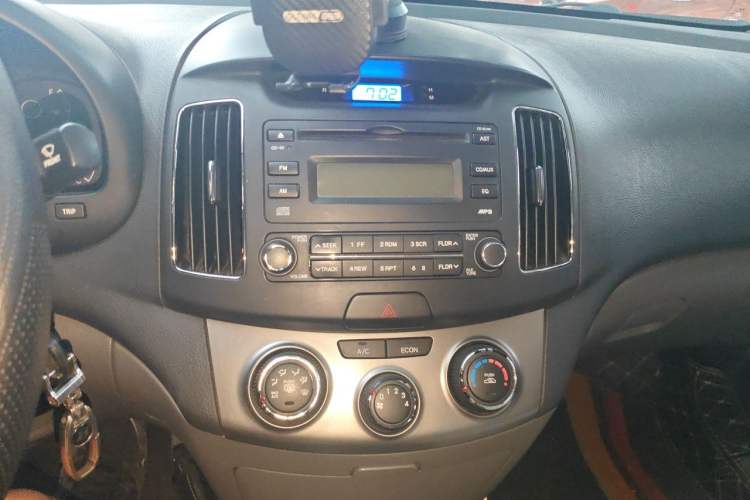 Used Hyundai Celesta 2011 1.6L Manual Comfort Edition Audio And AC Panel