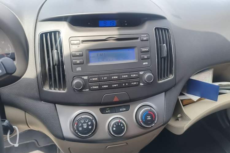 Used Hyundai Celesta 2011 1.6L Automatic Comfort Edition Audio And AC Panel