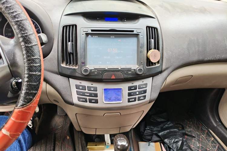 Used Hyundai Celesta 2011 1.6L Automatic Luxury Version Audio And AC Panel