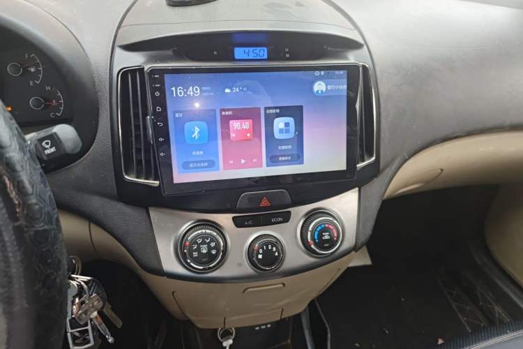 Used Hyundai Celesta 2011 1.6L Manual Luxury Model Audio And AC Panel