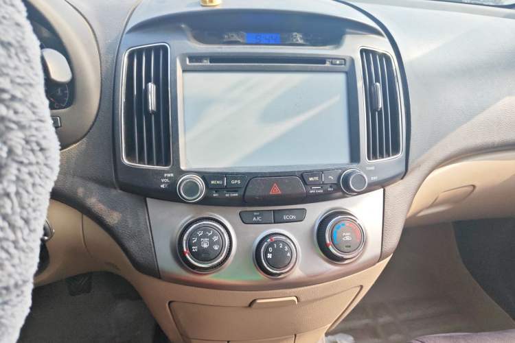Used Hyundai Celesta 2011 1.6L Manual Comfort Edition Audio And AC Panel