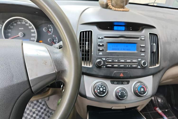 Used Hyundai Celesta 2011 1.6L Manual Luxury Model Audio And AC Panel