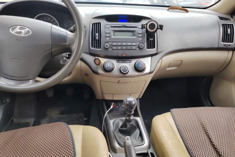 Used Hyundai Celesta 2011 1.6L Manual Comfort Edition Audio And AC Panel
