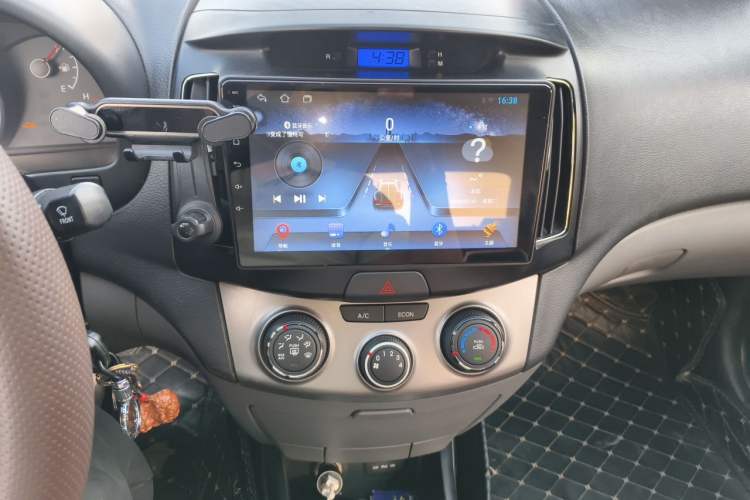 Used Hyundai Celesta 2011 1.6L Manual Comfort Edition Audio And AC Panel