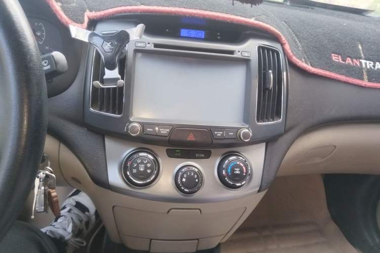 Used Hyundai Celesta 2011 1.6L Manual Comfort Edition Audio And AC Panel