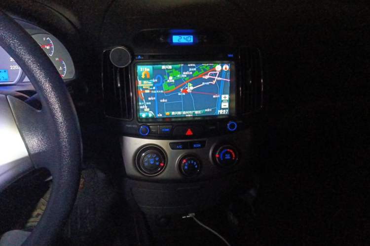 Used Hyundai Celesta 2011 1.6L Manual Luxury Model Audio And AC Panel