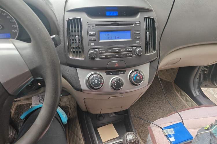 Used Hyundai Celesta 2011 1.6L Manual Comfort Edition Audio And AC Panel