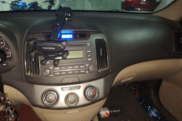Used Hyundai Celesta 2011 1.6L Manual Comfort Edition Audio And AC Panel