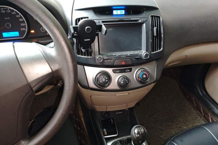 Used Hyundai Celesta 2011 1.6L Manual Comfort Edition Audio And AC Panel