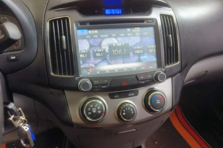 Used Hyundai Celesta 2011 1.6L Manual Top Trim Audio And AC Panel