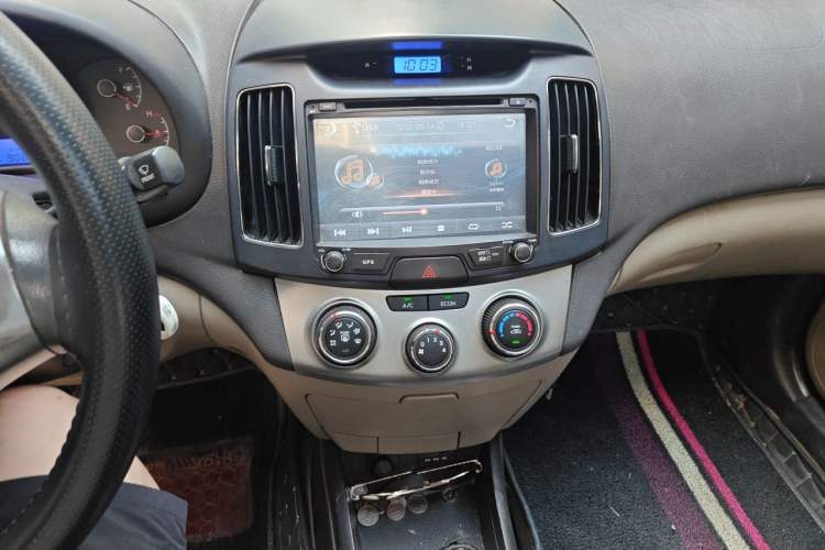 Used Hyundai Celesta 2011 1.6L Manual Luxury Model Audio And AC Panel