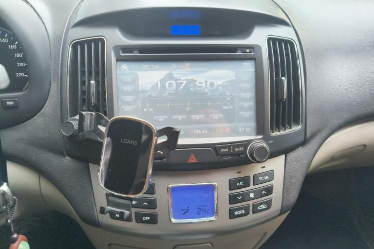 Used Hyundai Celesta 2011 1.6L Automatic Luxury Version Audio And AC Panel