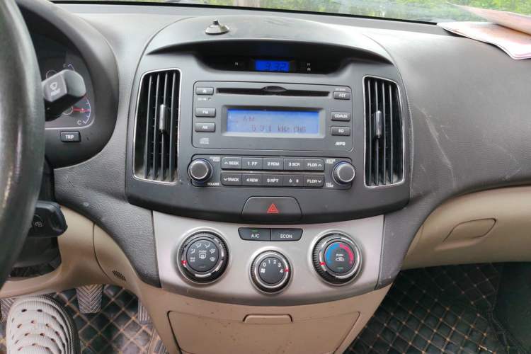 Used Hyundai Celesta 2011 1.6L Manual Comfort Edition Audio And AC Panel