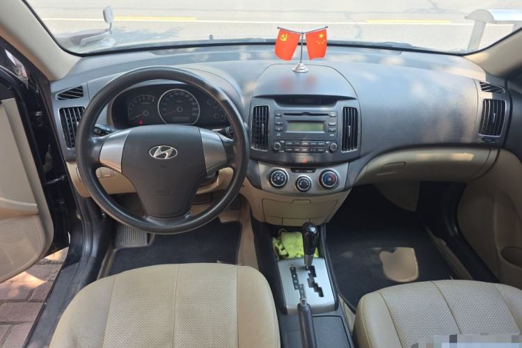 Used Hyundai Celesta 2011 1.6L Automatic Comfort Edition Center Console