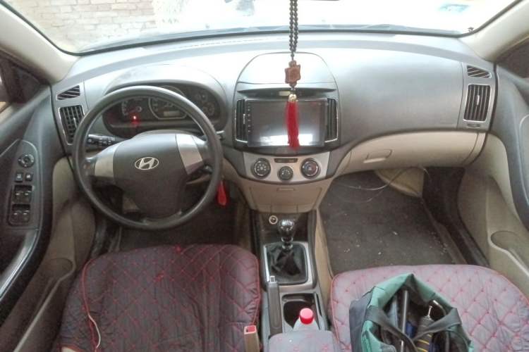 Used Hyundai Celesta 2011 1.6L Manual Comfort Edition Center Console