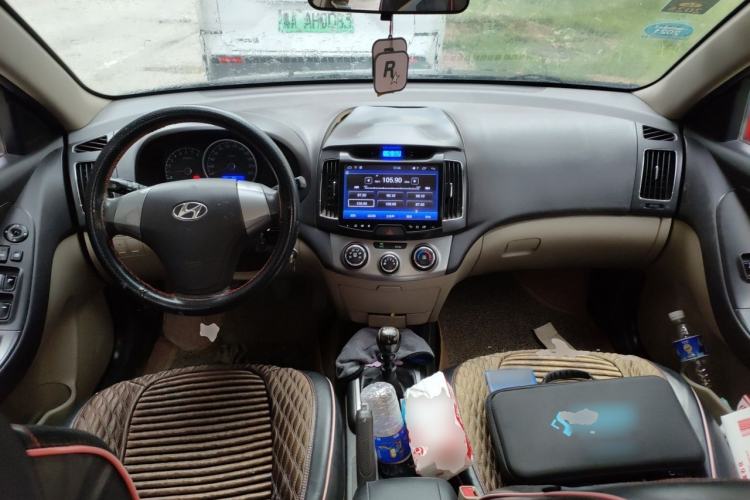 Used Hyundai Celesta 2011 1.6L Manual Comfort Edition Center Console