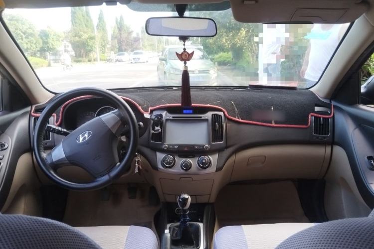 Used Hyundai Celesta 2011 1.6L Manual Comfort Edition Center Console