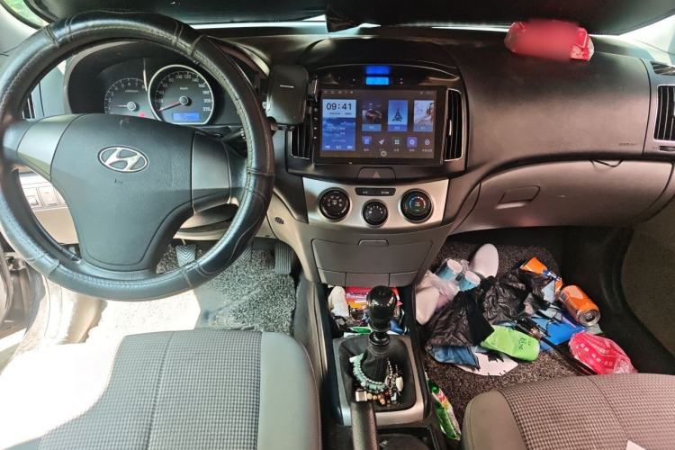 Used Hyundai Celesta 2011 1.6L Manual Comfort Edition Center Console