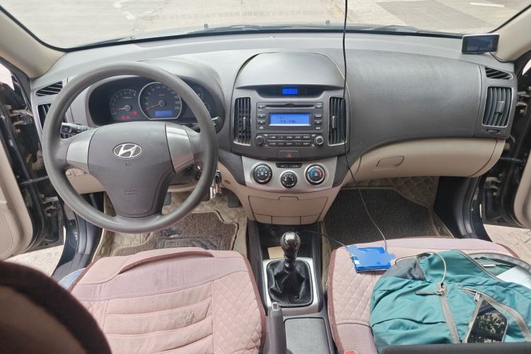 Used Hyundai Celesta 2011 1.6L Manual Comfort Edition Center Console