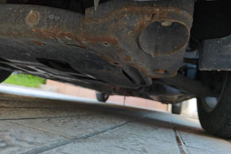 Used Hyundai Celesta 2011 1.6L Manual Comfort Edition Chassis Front Left