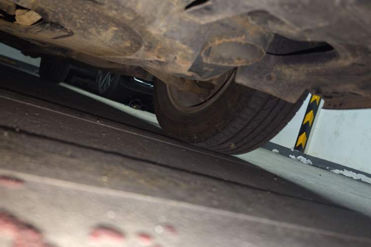 Used Hyundai Celesta 2011 1.6L Automatic Comfort Edition Chassis Front Left