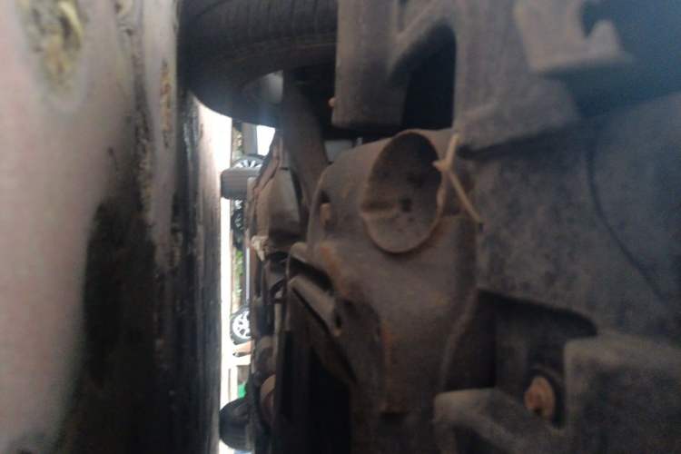 Used Hyundai Celesta 2011 1.6L Manual Comfort Edition Chassis Front Right